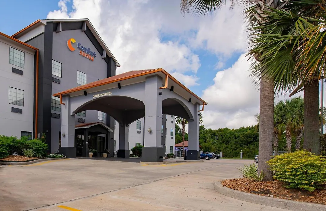 Comfort Suites Oil Center-1