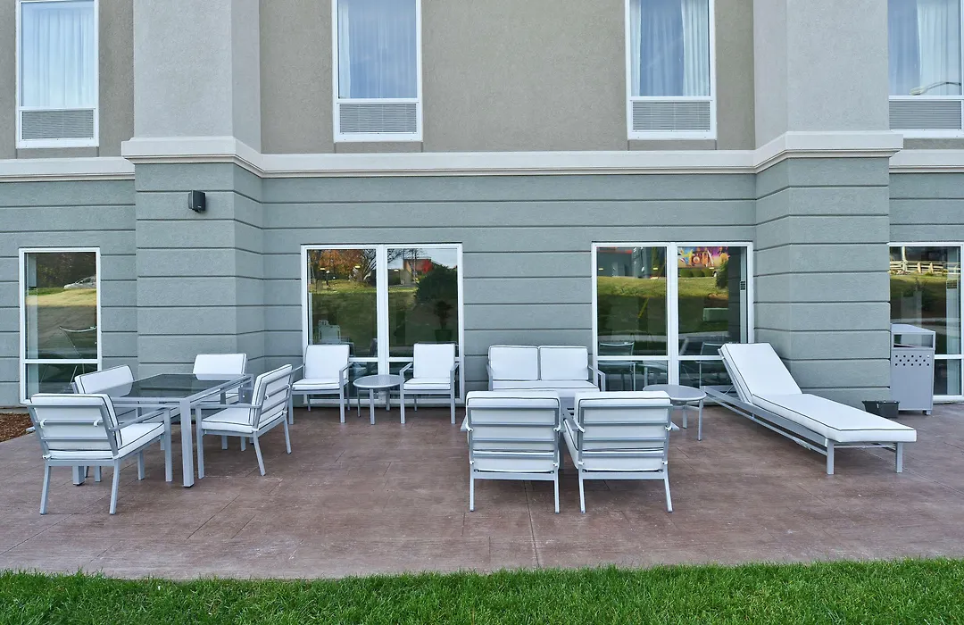 Hampton Inn & Suites Greensboro/Coliseum Area-1