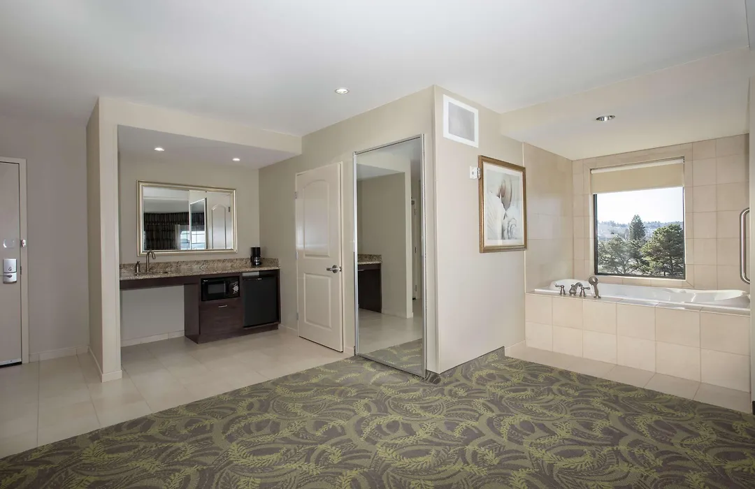 Hampton Inn & Suites Astoria-1