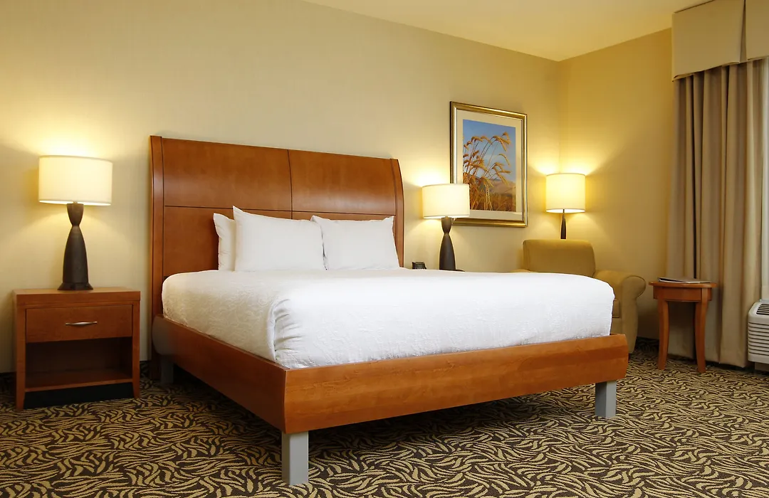 Hilton Garden Inn Cedar Falls Conference Center-1