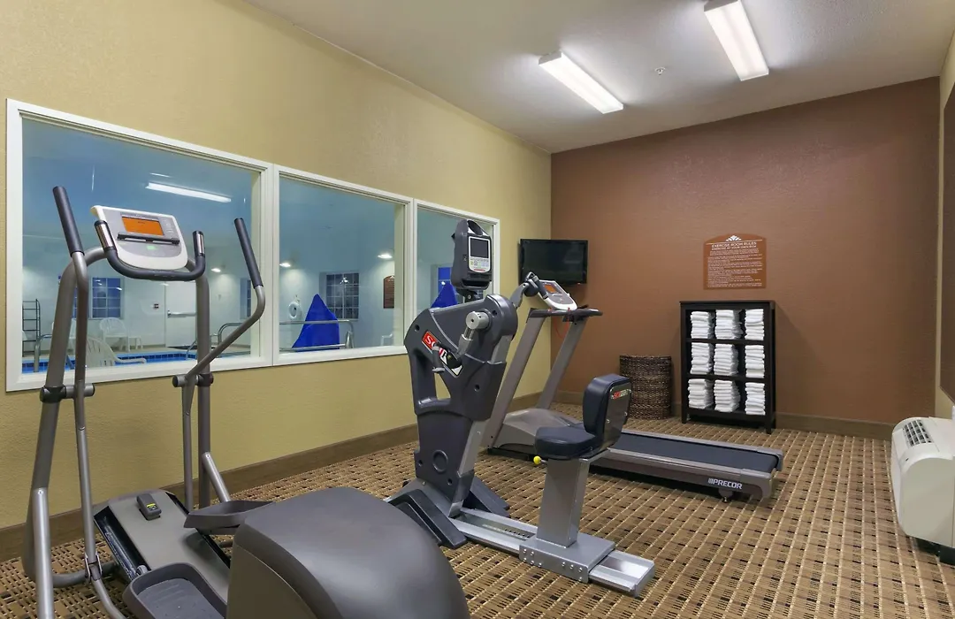Microtel Inn & Suites By Wyndham Minot-1