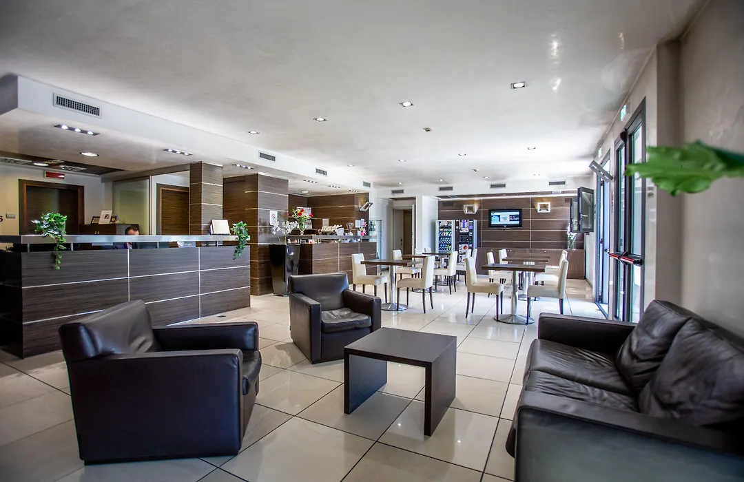 Matrix Hotel & Residence-1