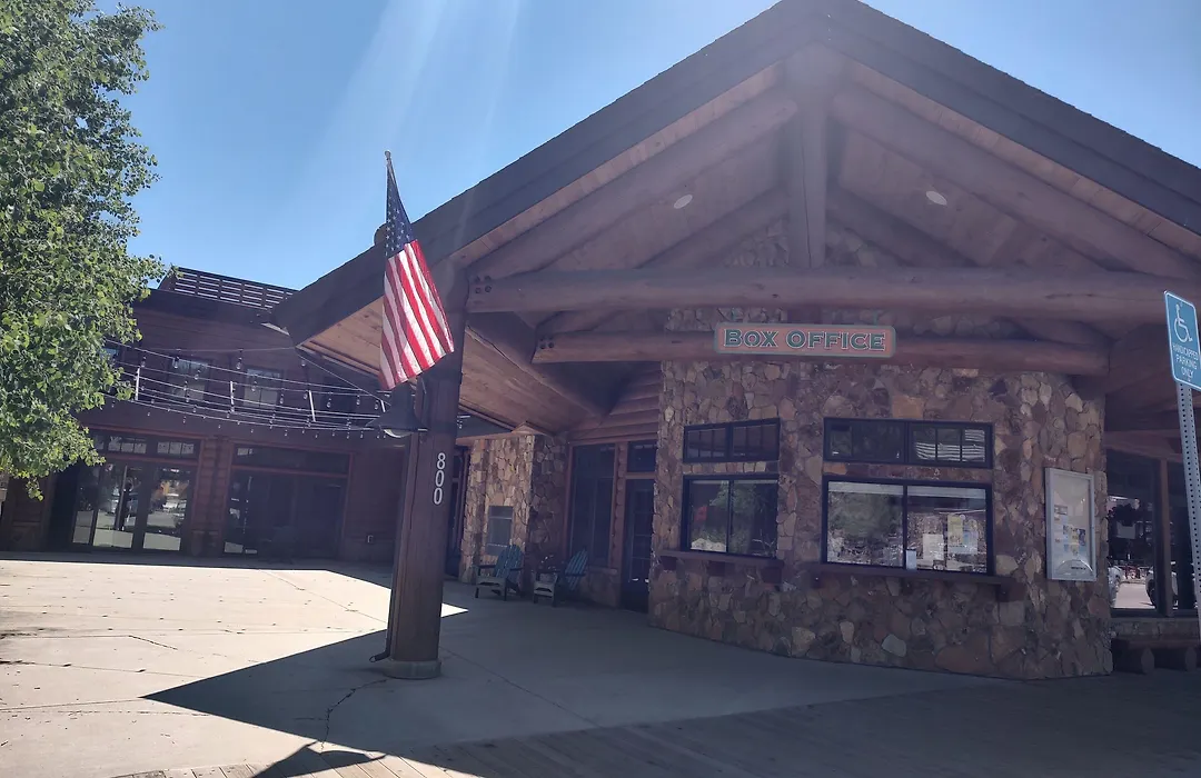 Western Riviera Lakeside Lodging-1