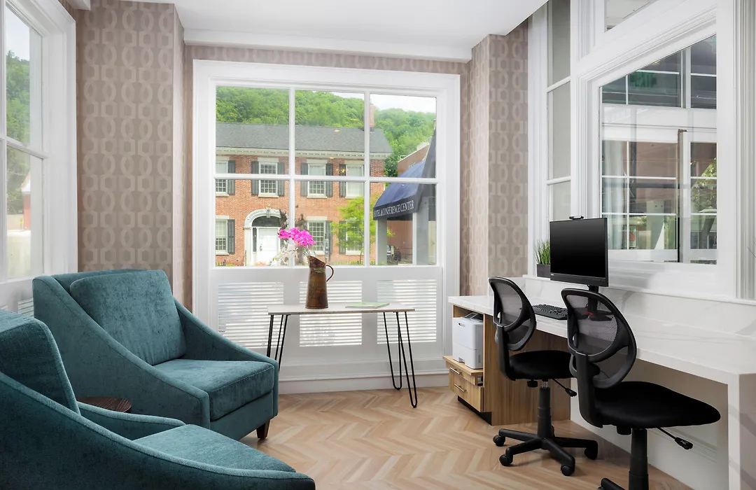 Capitol Plaza Hotel Montpelier Tapestry Collection By Hilton-1