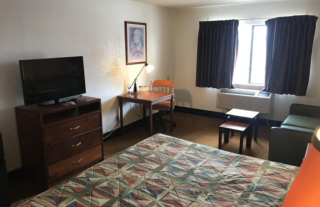 Brentwood Inn & Suites-1