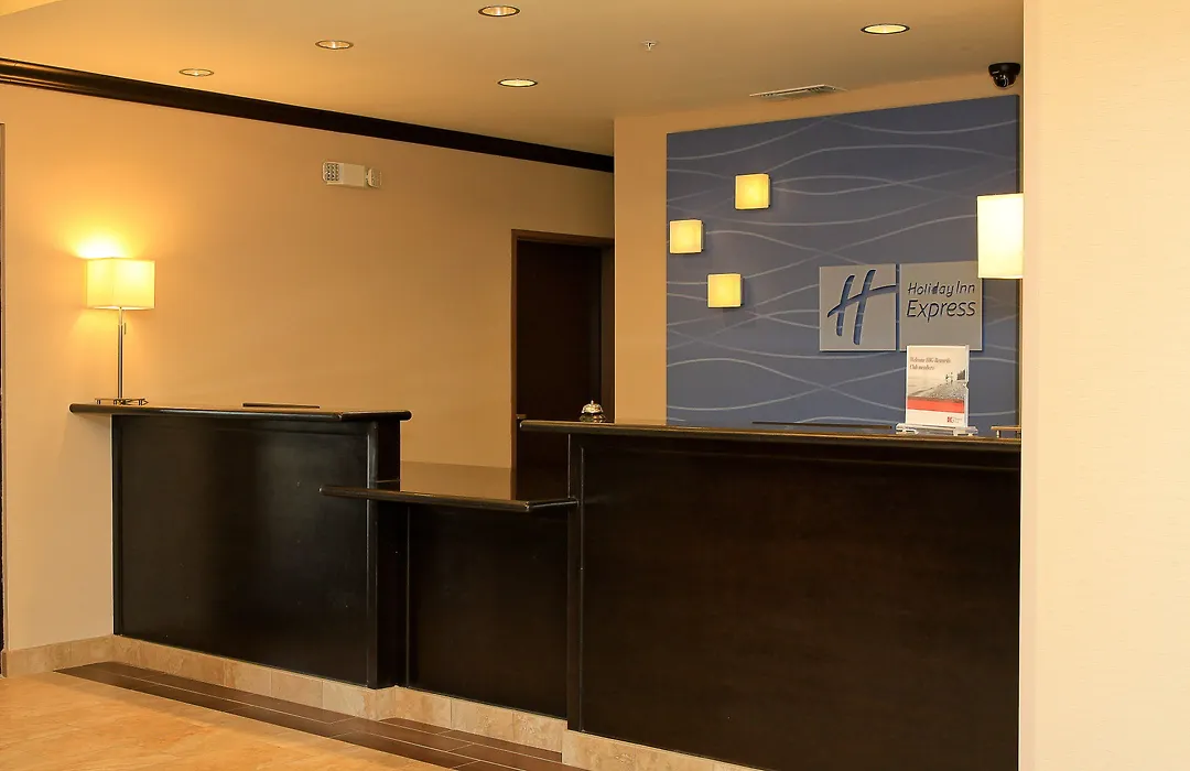 Holiday Inn Express Hotel & Suites Floresville By Ihg-1