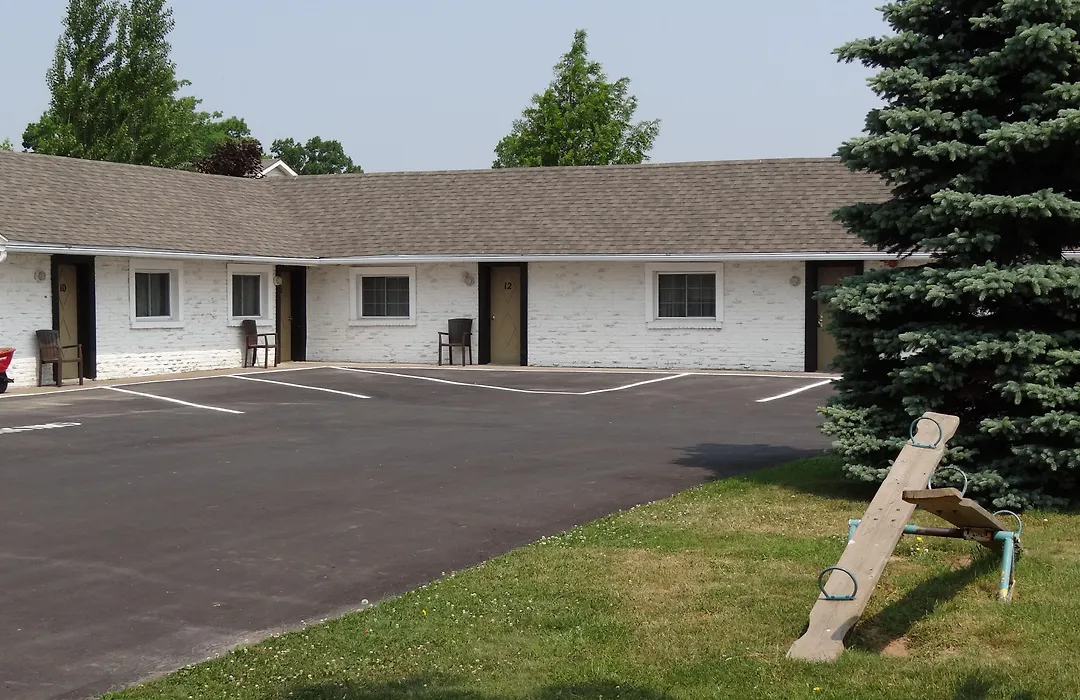 Falcon Inn-1