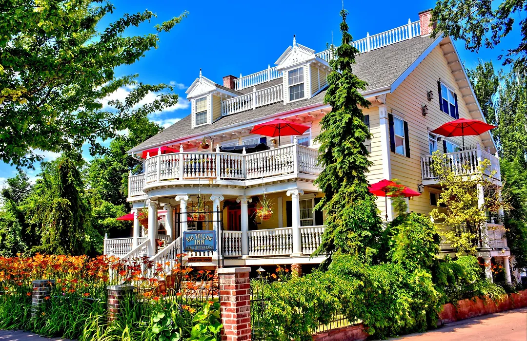 Big Yellow Inn-1