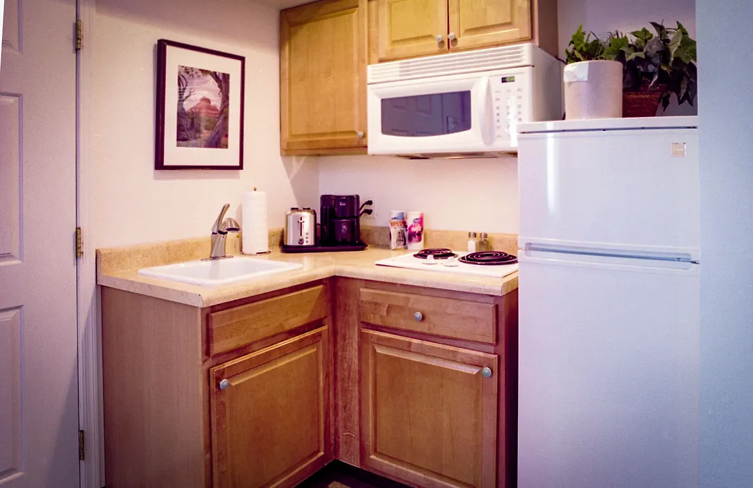 Pines Inn & Suites-1