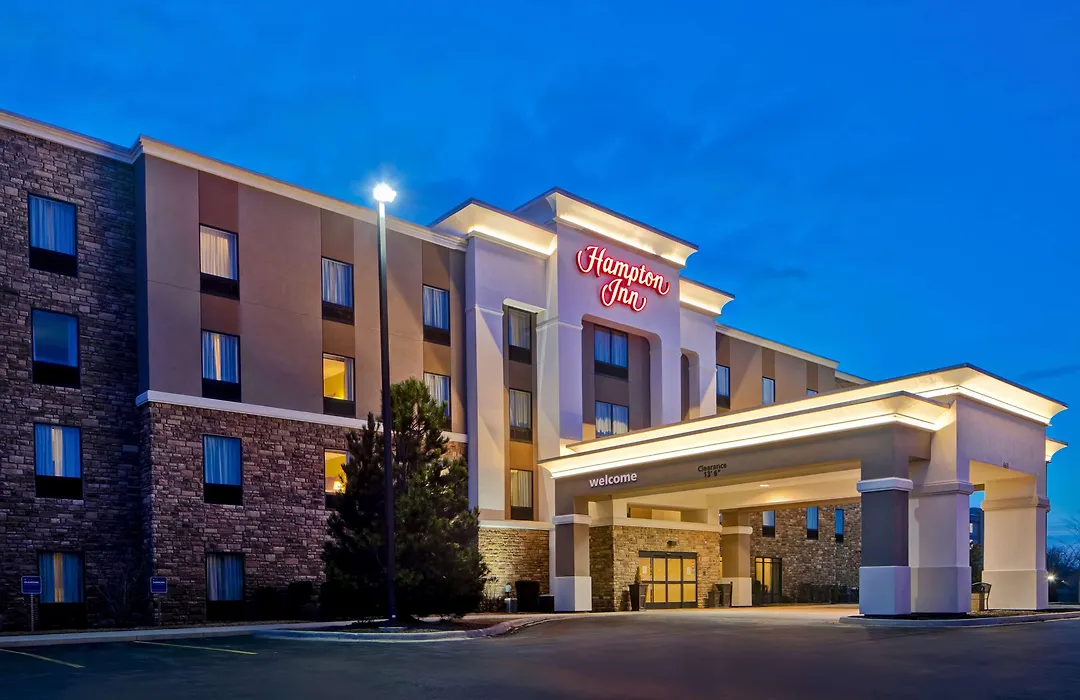 Hampton Inn Dekalb - Near The University-1