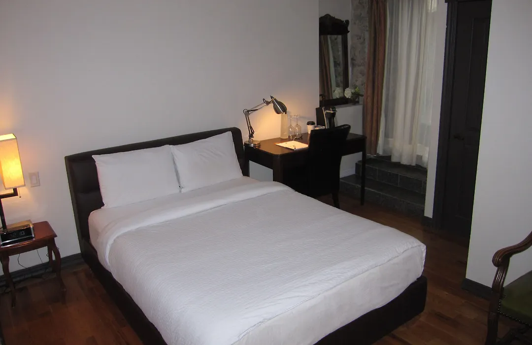 Hotel Epik Montreal-1