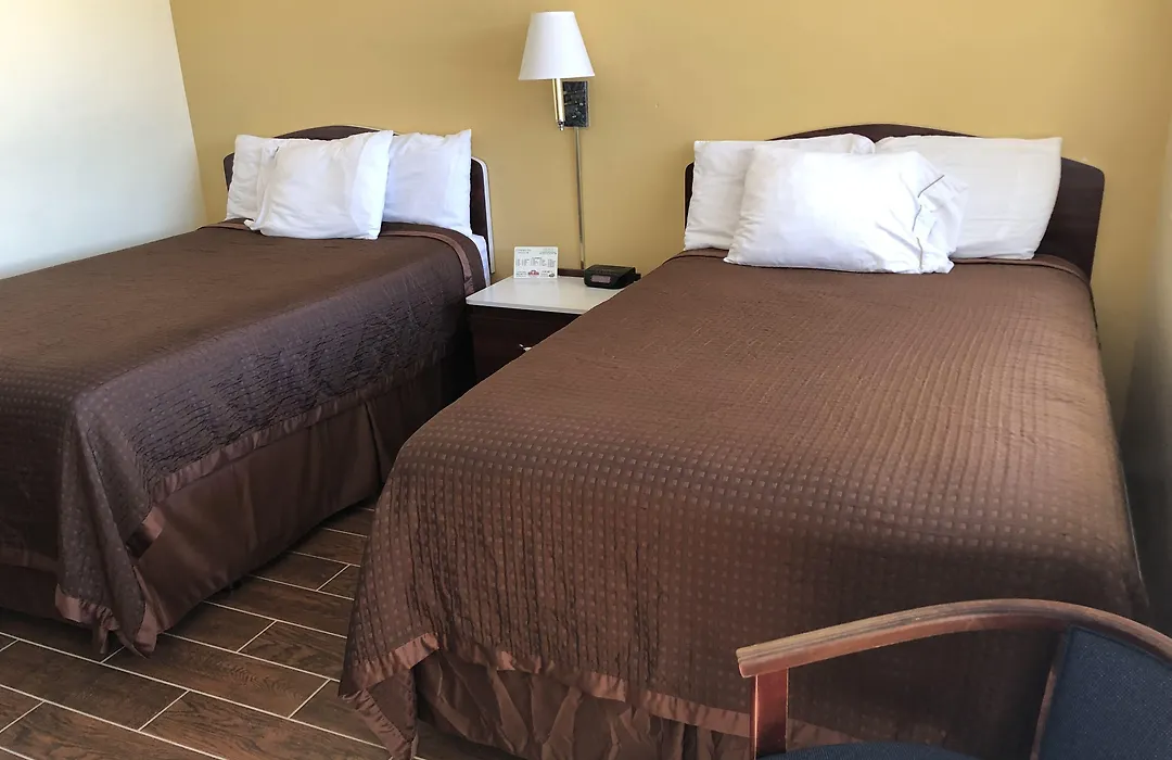 Economy Inn Okeechobee-1