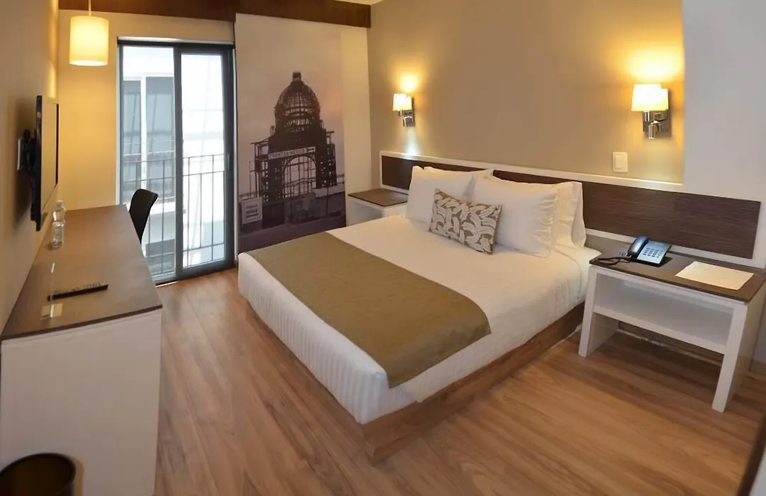 Hotel Plaza Revolución-1