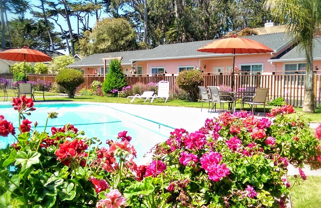 Butterfly Grove Inn-1