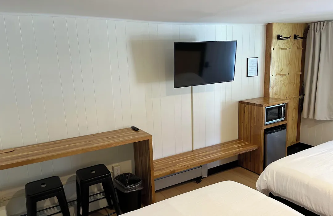 Happy Bear Motel-1