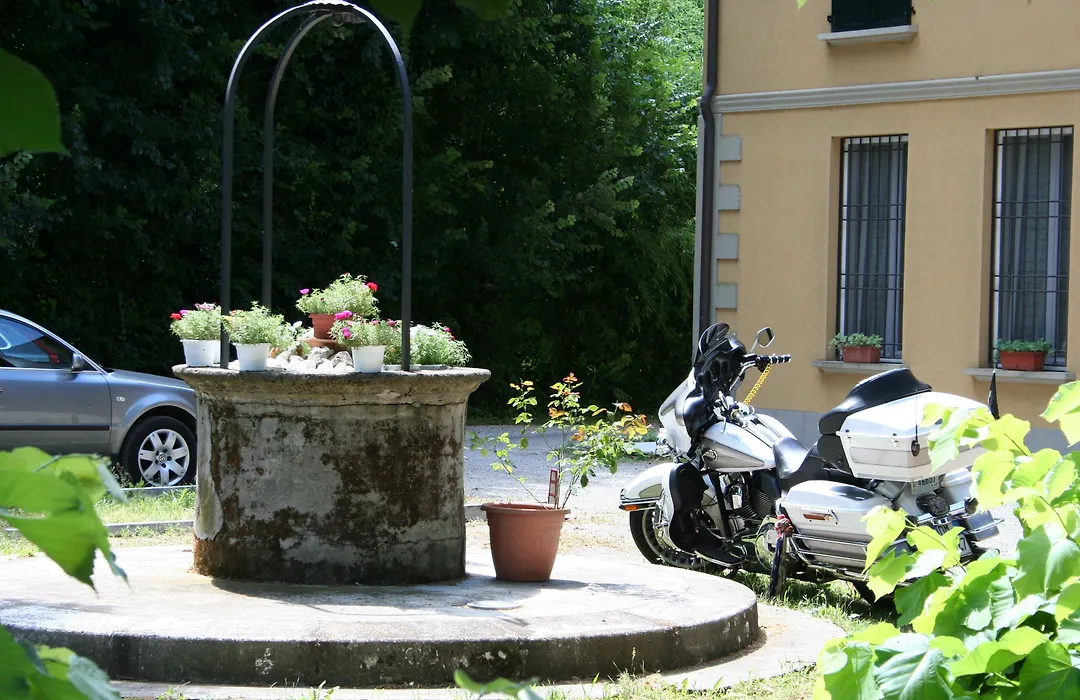Residence Alle Scuole Country House-1