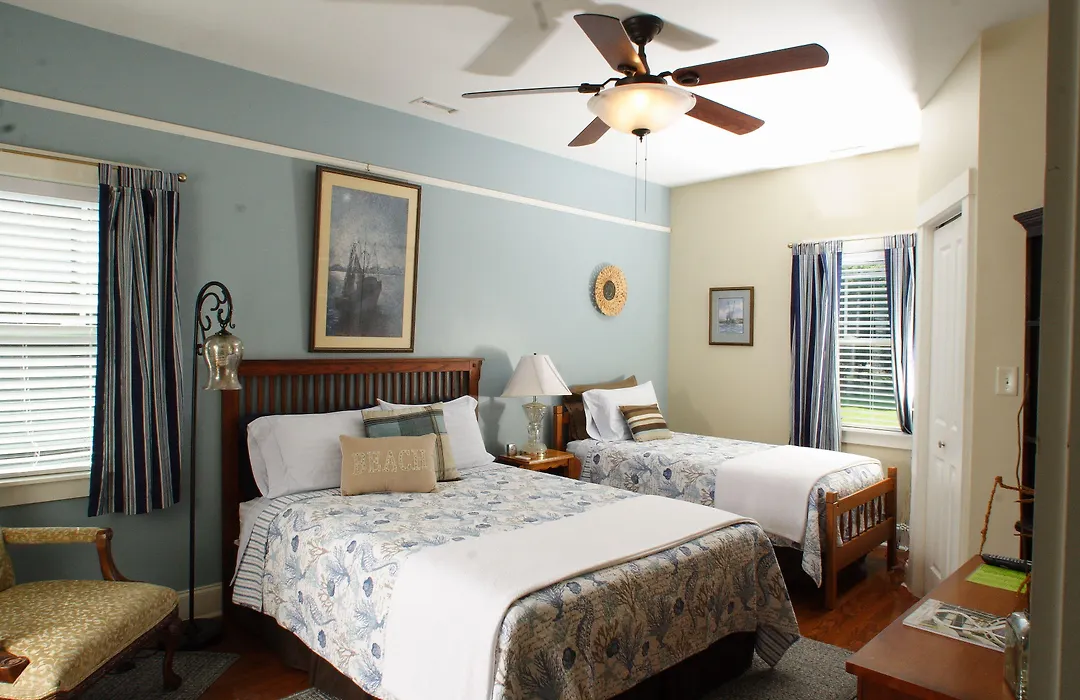 Seven Oaks Bed & Breakfast-1