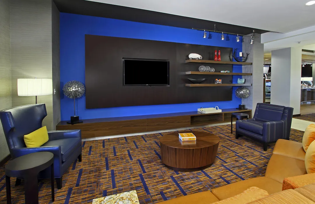 Courtyard By Marriott Victoria-1