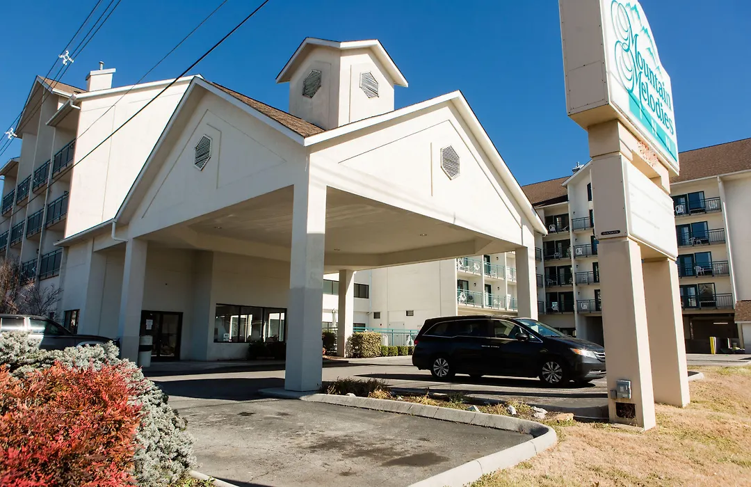 Best Western Plus Apple Valley Lodge Pigeon Forge-1