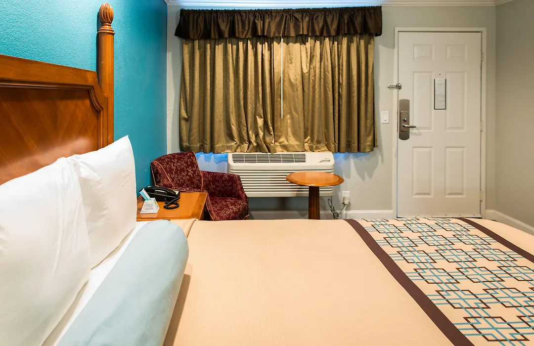 Continental Lodge-1