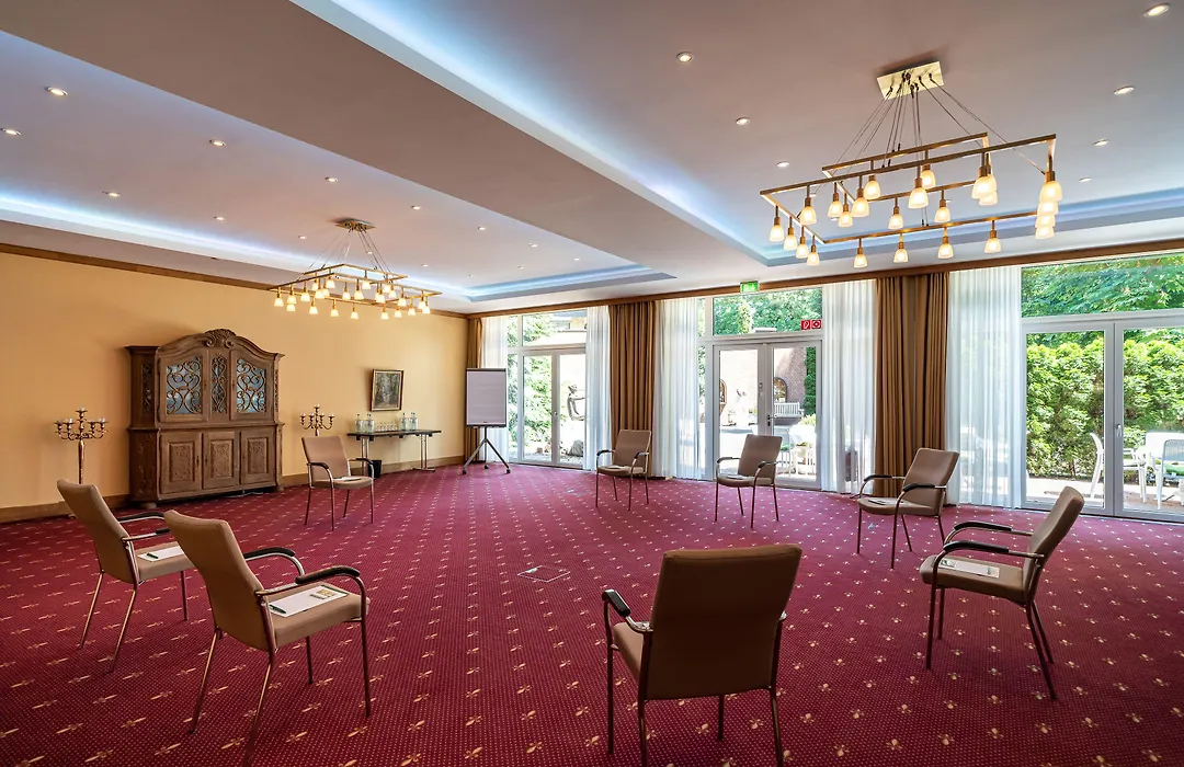 Waldhotel Tannenhäuschen-1