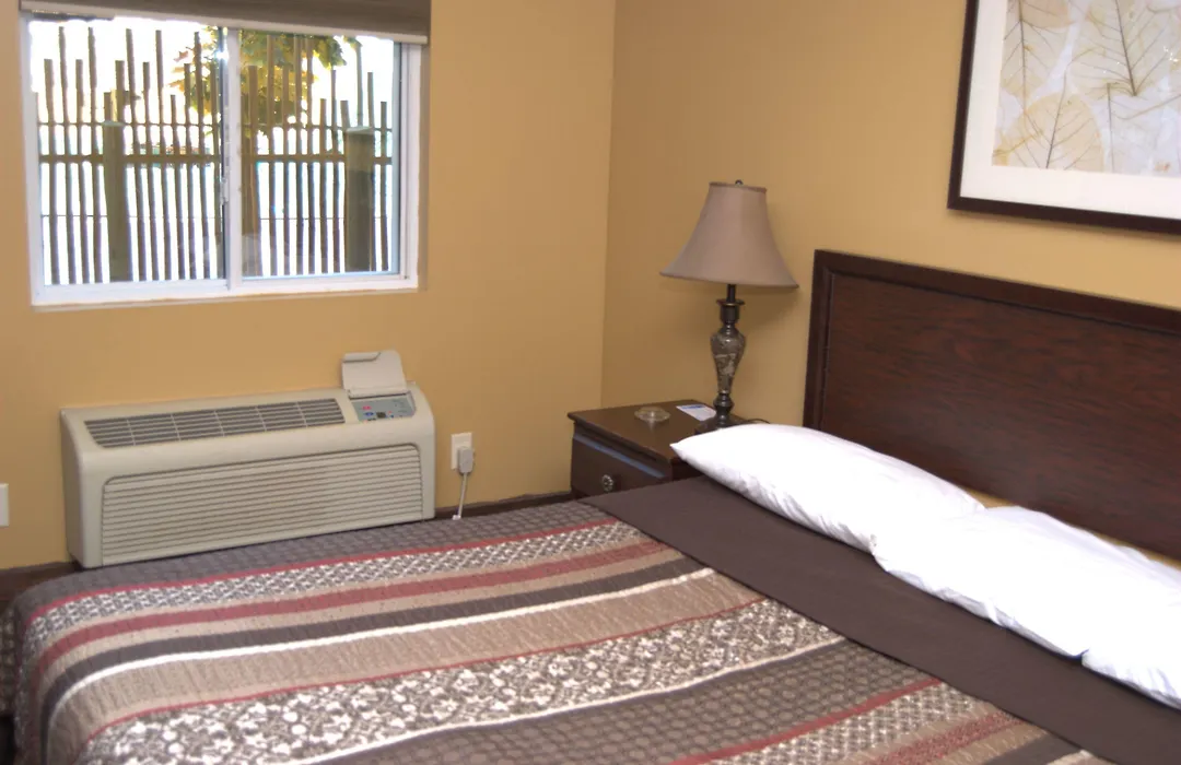 Commodore Resort-1