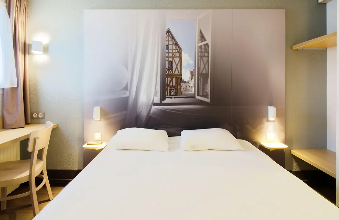 B&B HOTEL CHARTRES Le Forum-1