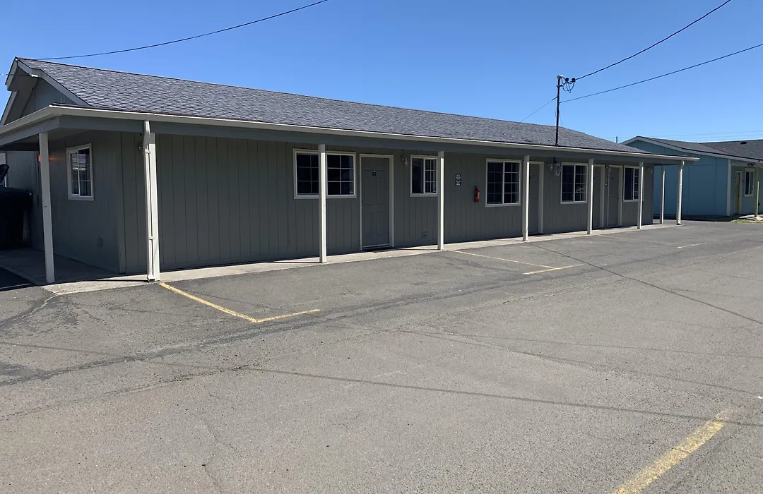 Coastal Inn And Suites-1