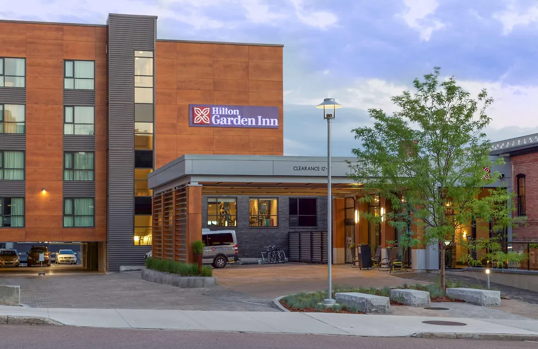 Hilton Garden Inn Burlington Downtown-1