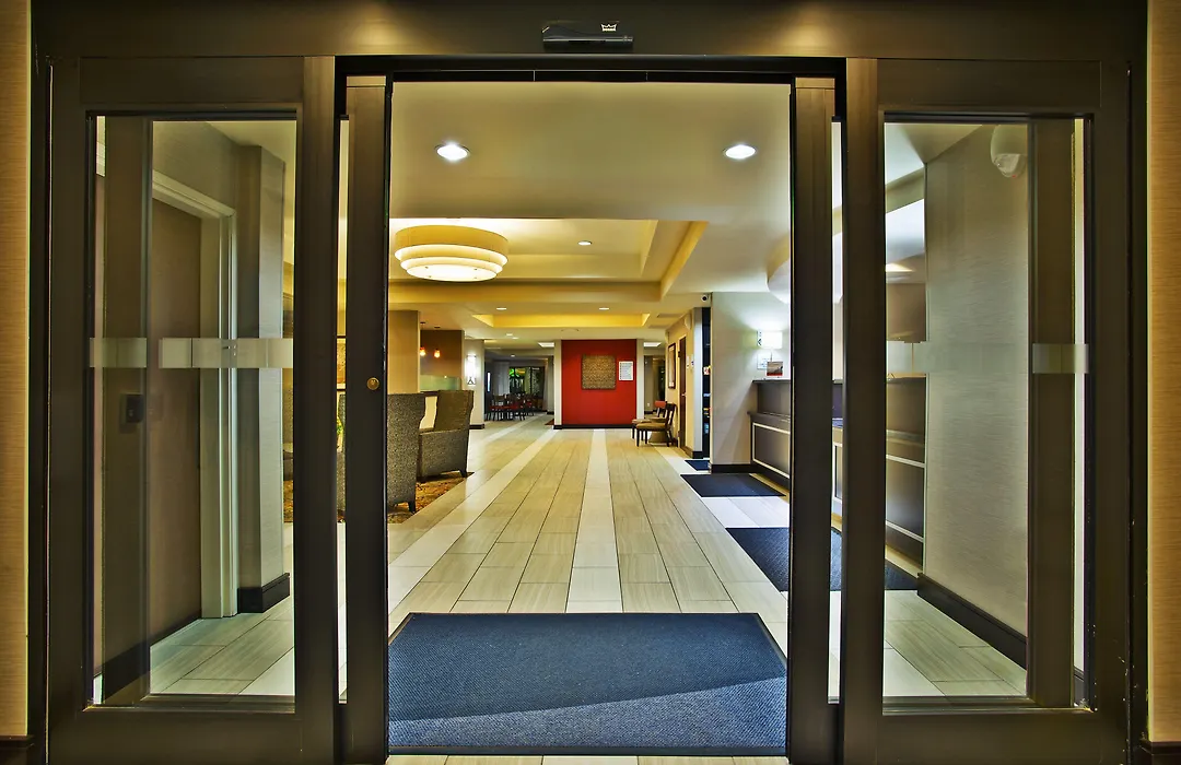 Holiday Inn Express & Suites Springfield By Ihg-1
