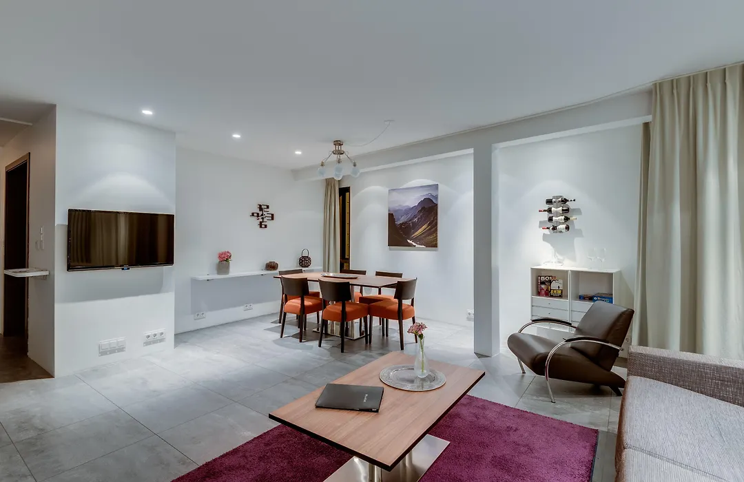 Black Pearl Apartment Hotel-1