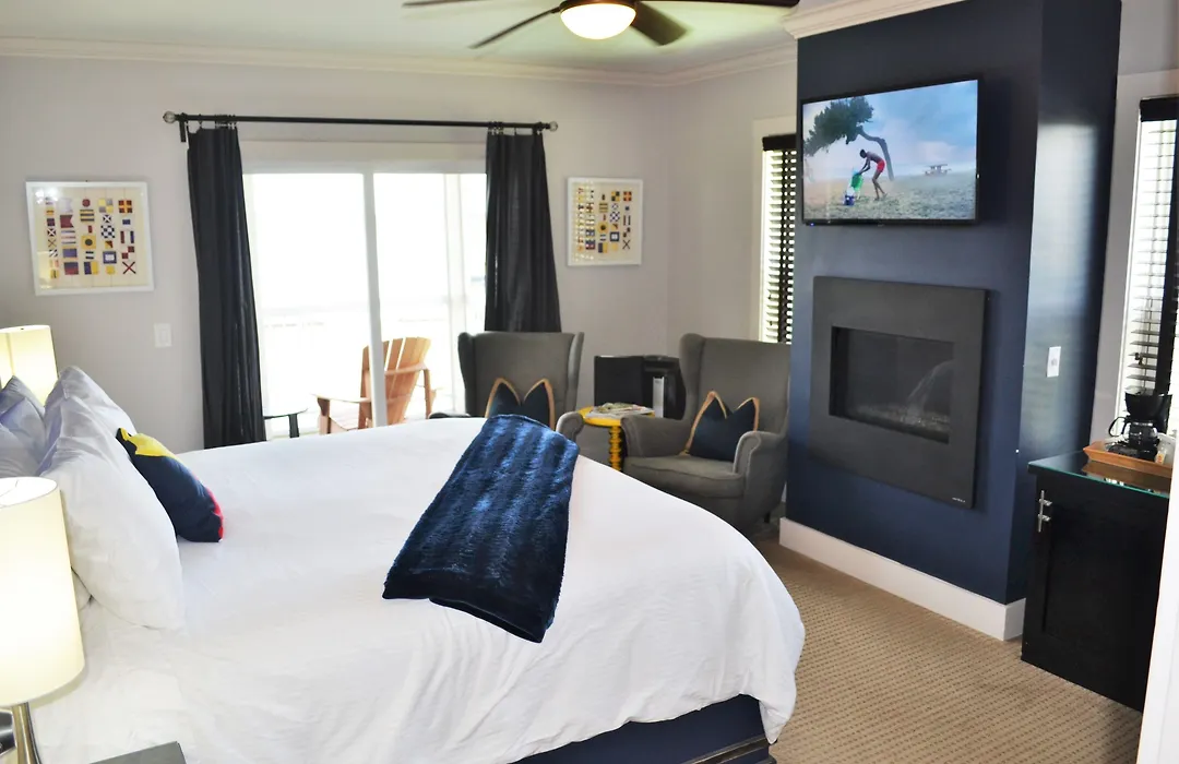 Regatta Inn - Adults Only-1