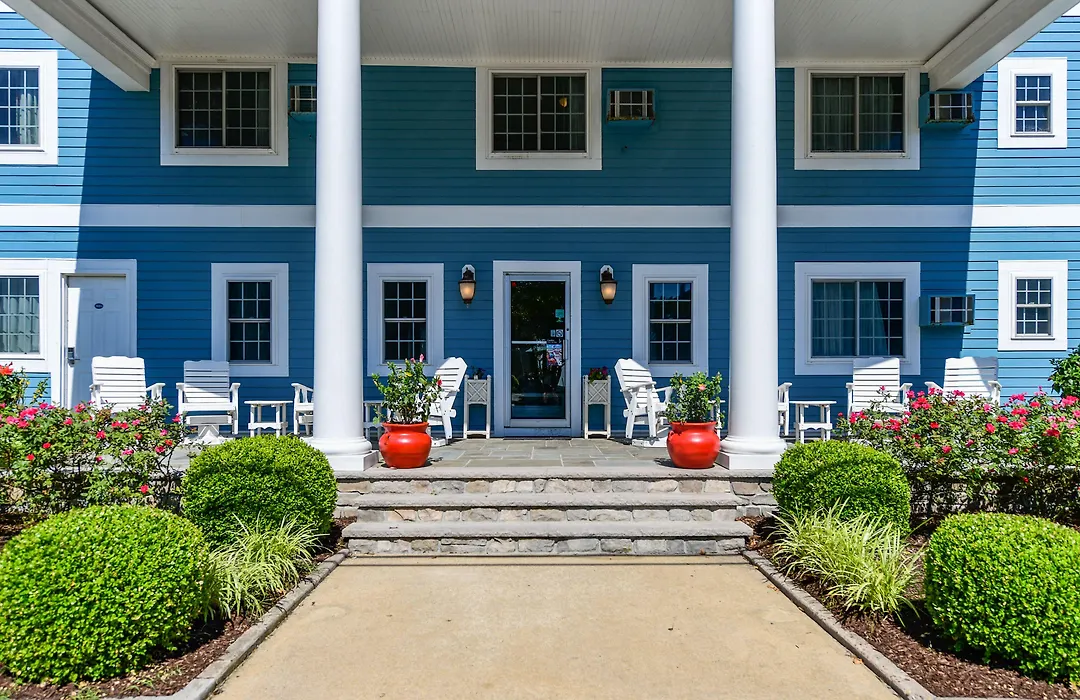 Commander Beach House Hotel-1