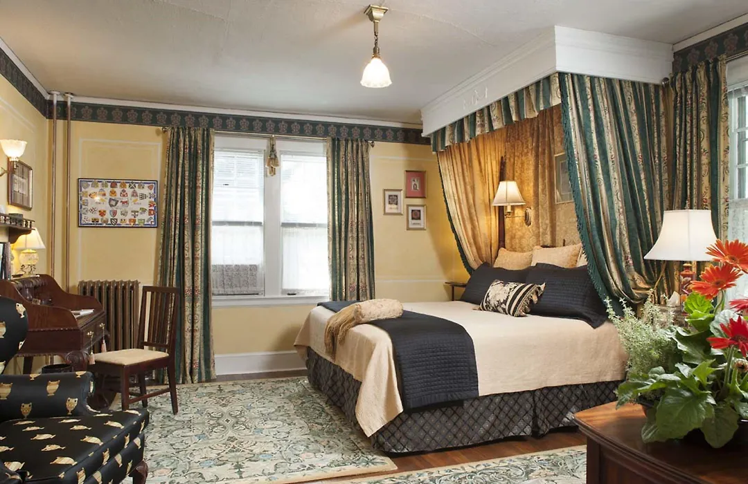 Abbington Green Bed & Breakfast Inn-1