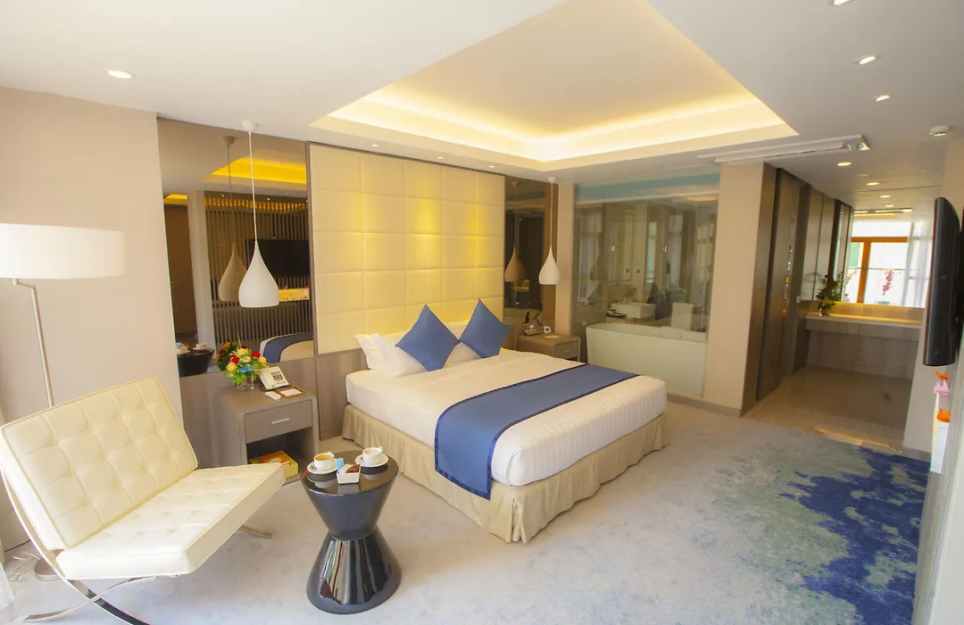 Grand Palace Hotel-1