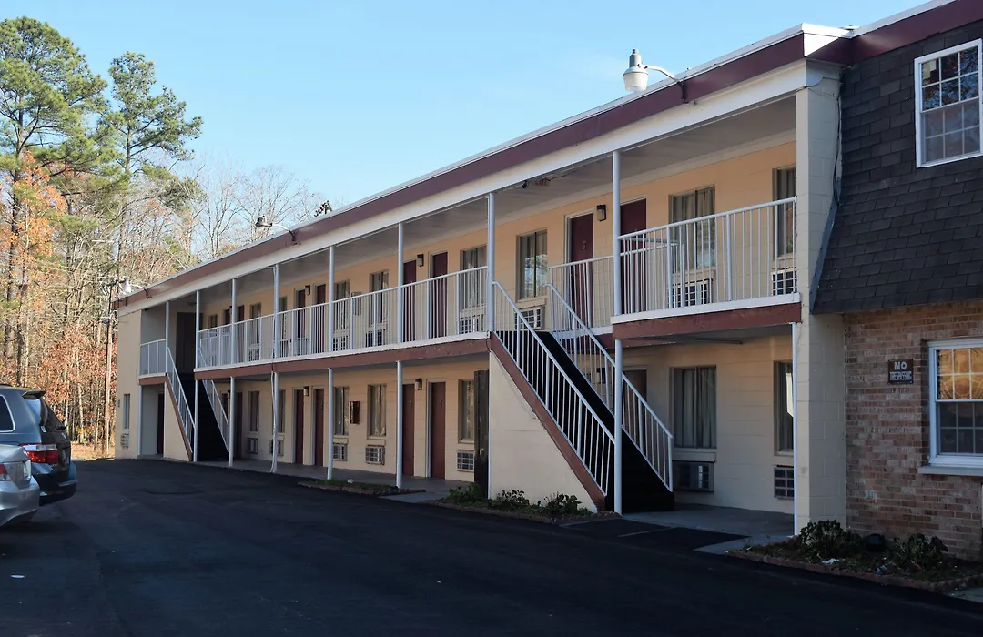 Fort Eustis Inn-1