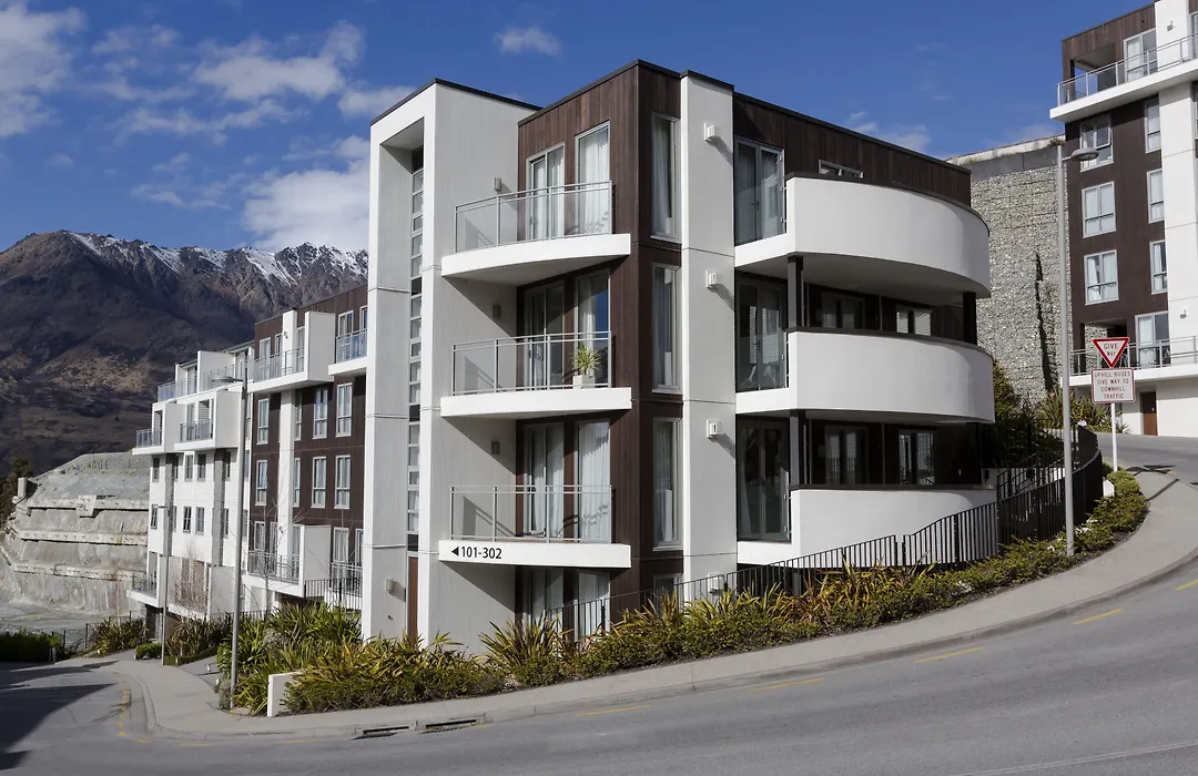 Queenstown Village Apartments-1