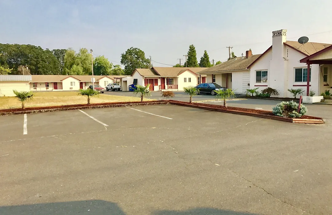Travelers Inn Motel-1