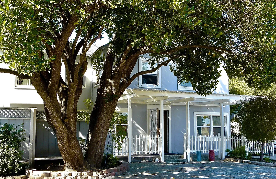 Harbor Inn-1