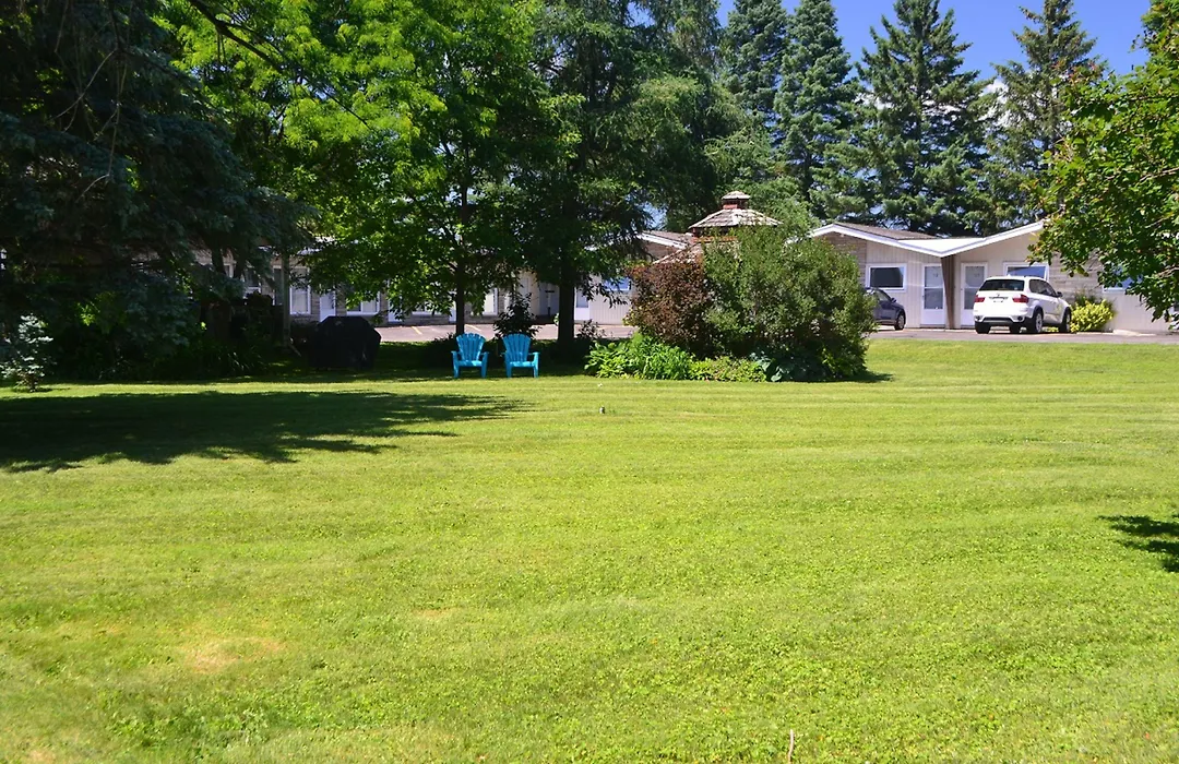Stratford Suburban Motel-1