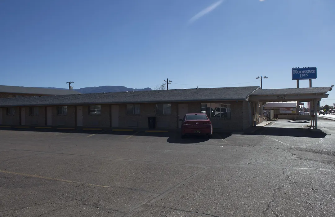 Satellite Inn-1