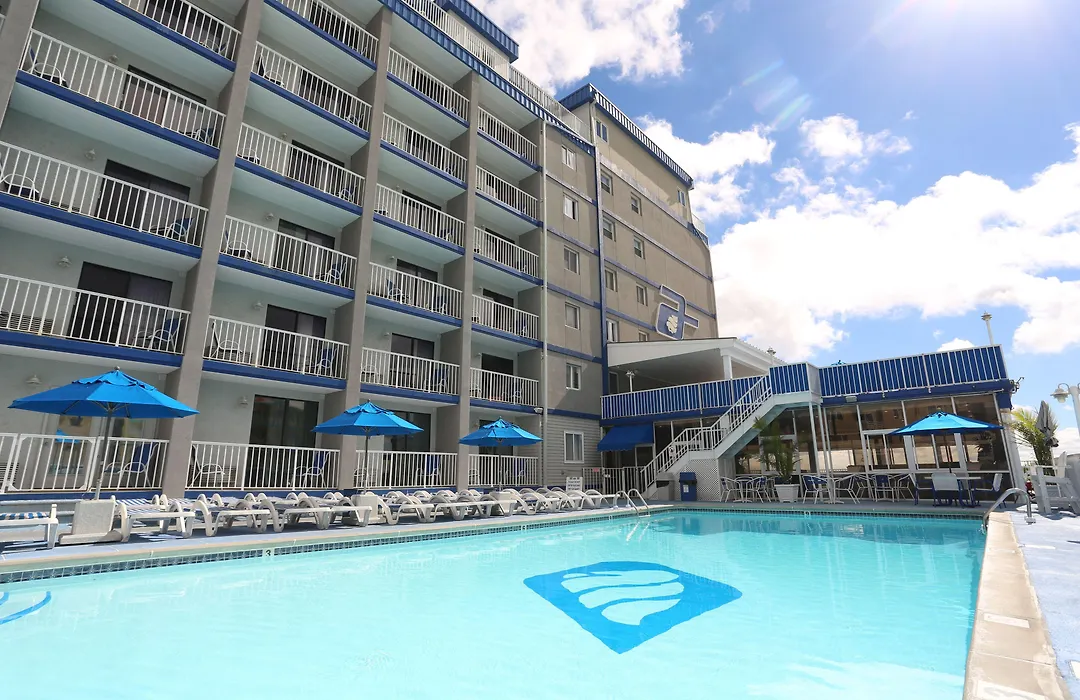 Adventurer Oceanfront Inn-1