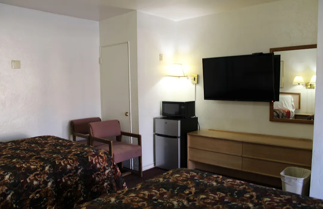 Economy Inn-1