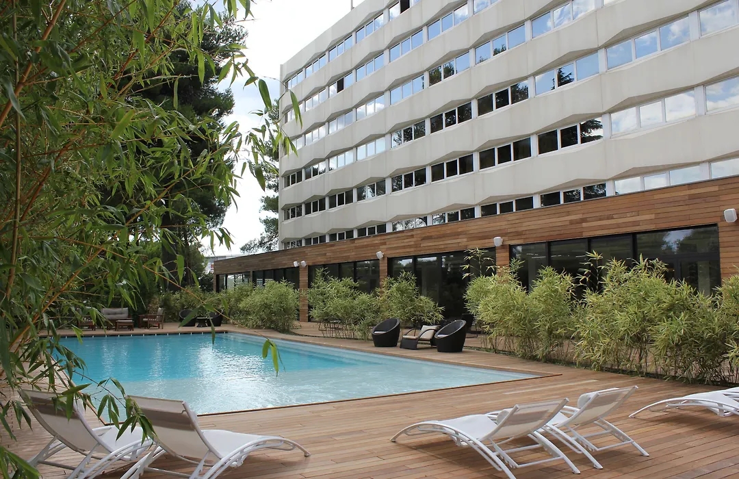 HÔTEL C SUITES chambres spacieuses-1