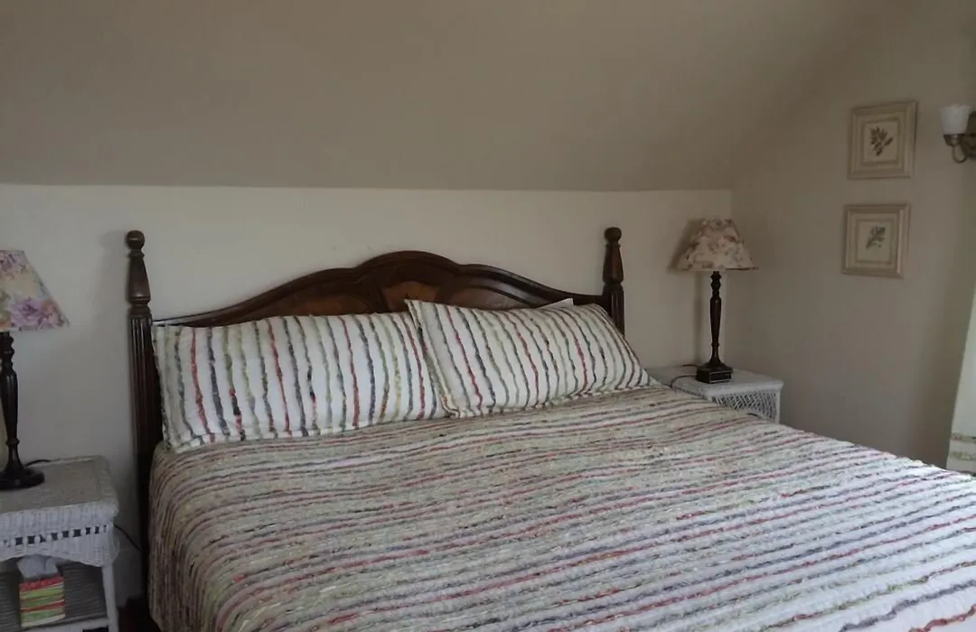 Seafarer Inn-1