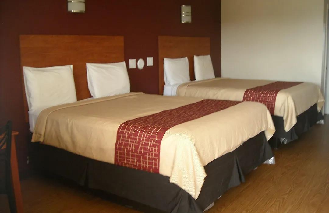Bastrop Inn-1