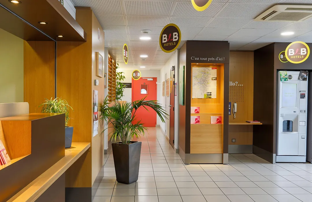 B&B HOTEL Valenciennes-1
