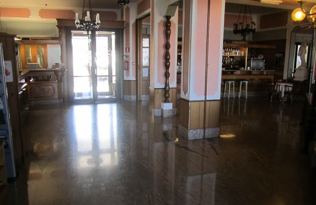 Tourist Hotel-1