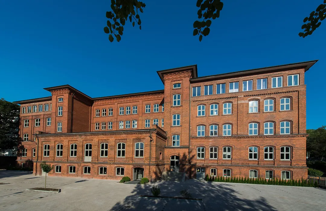 Hotel Volksschule-1