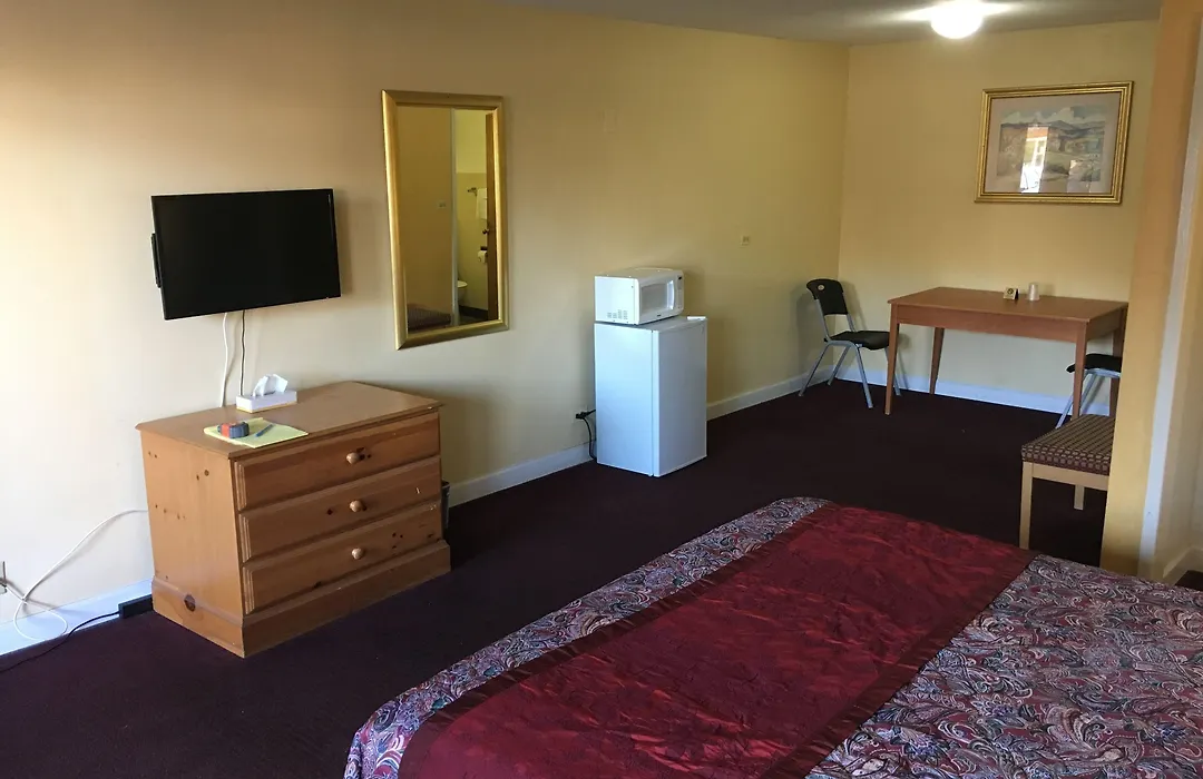 Midway Inn & Suites-1